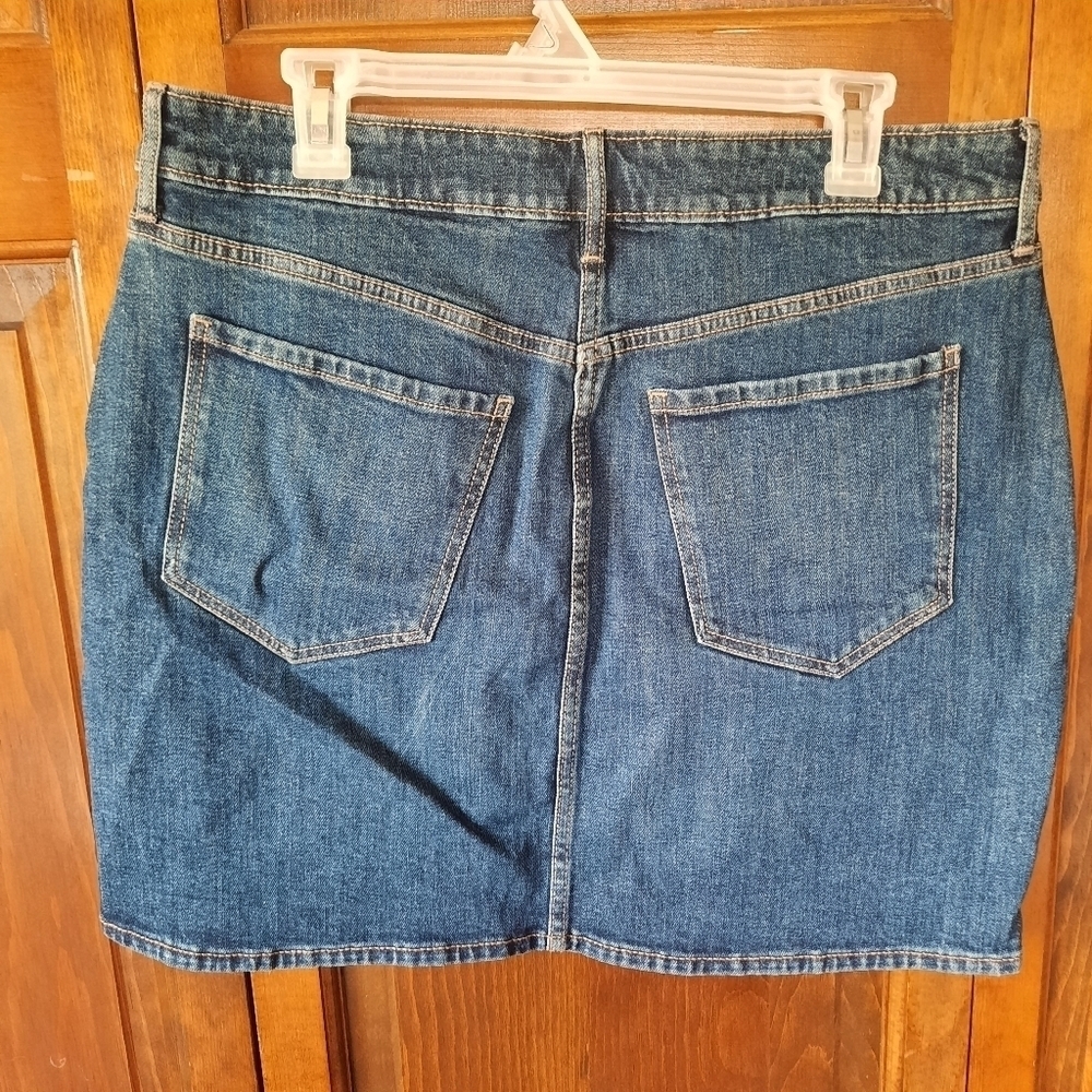 🛍 Old Navy High-rise Secret-slim Pockets Scottie medium wash denim mini skirt - Picture 5 of 7